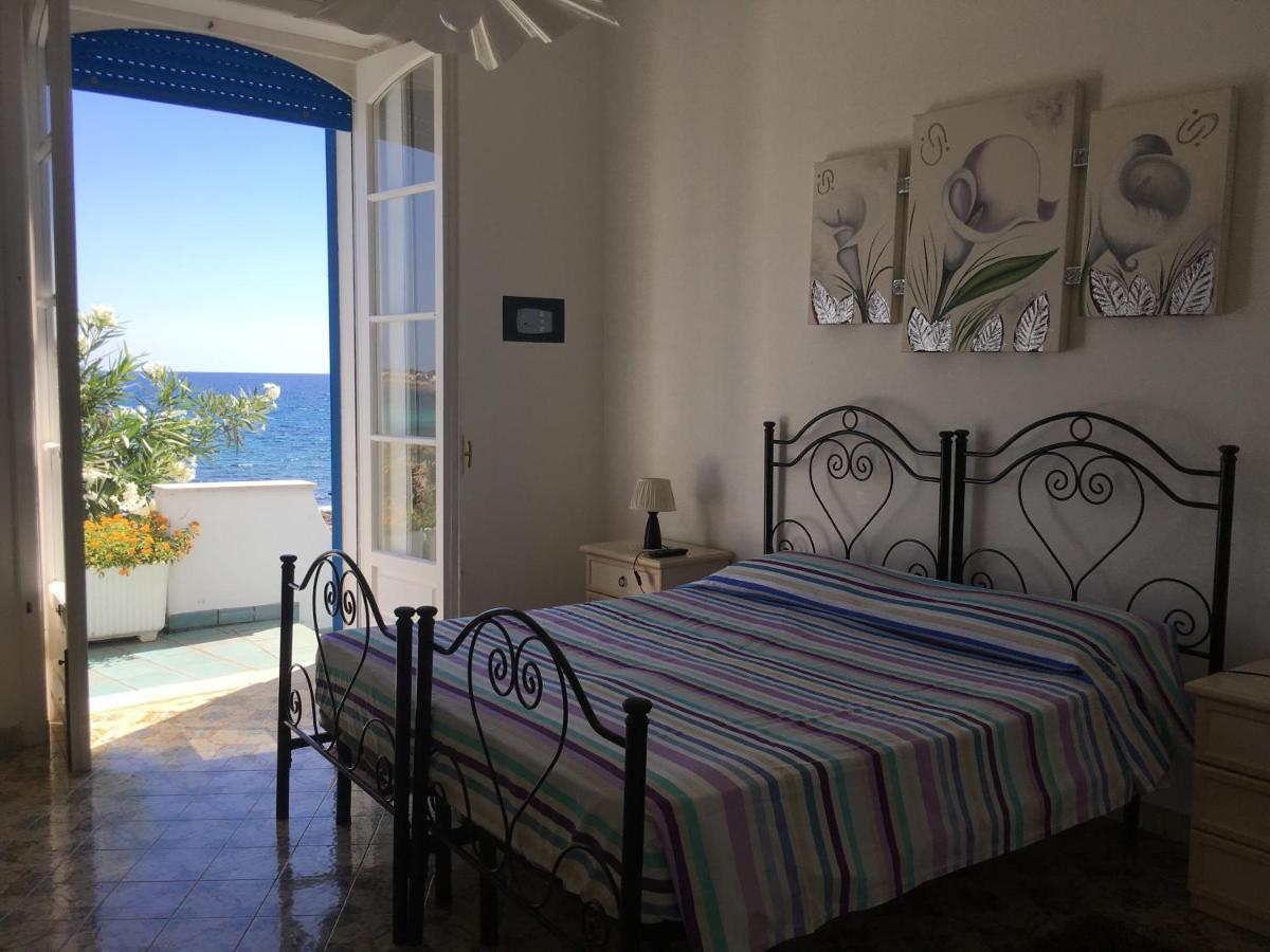 マリーナ・ディ・マンカヴェルサ Casa Direttamente Sul Mareヴィラ エクステリア 写真